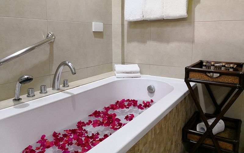 SUITE ROOM_BOHOL BEACH CLUB) 800X500 (2)