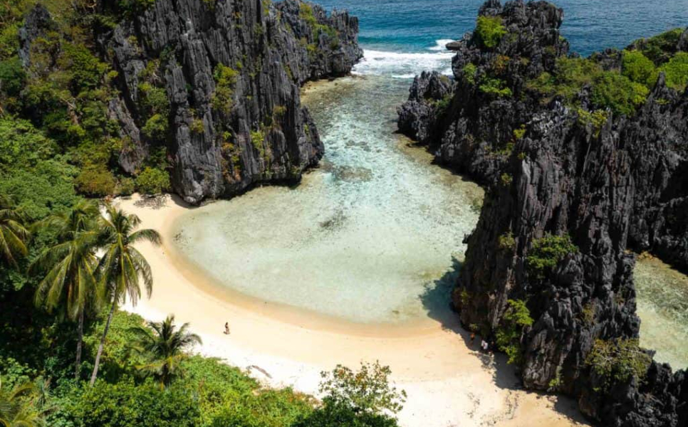 Secret-Beach-El-Nido-1.jpg